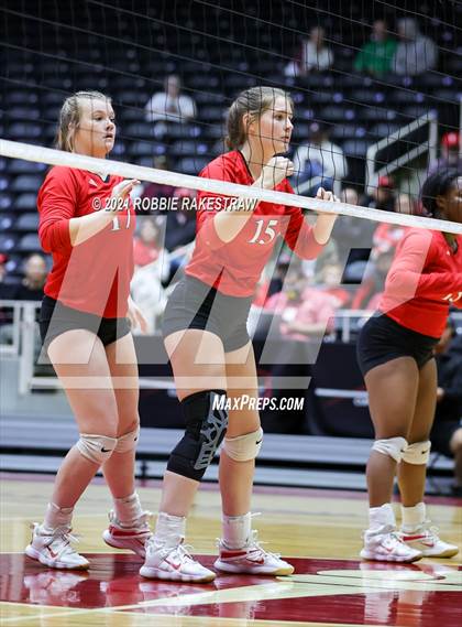Thumbnail 2 in Bushland vs. Columbus (UIL Volleyball 3A Semifinals) photogallery.