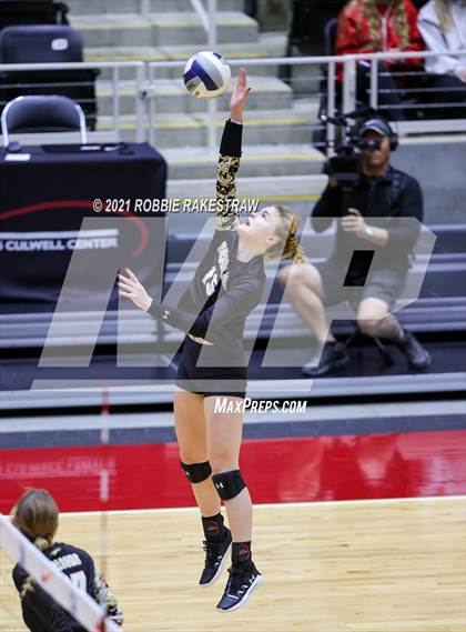 Thumbnail 3 in Bushland vs. Columbus (UIL Volleyball 3A Semifinals) photogallery.