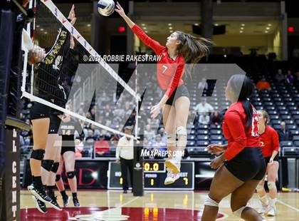 Thumbnail 3 in Bushland vs. Columbus (UIL Volleyball 3A Semifinals) photogallery.