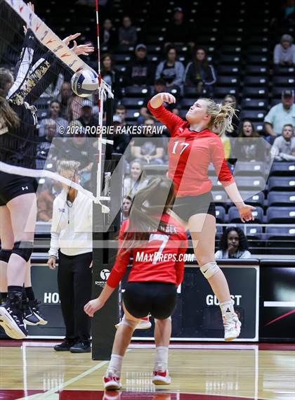 Thumbnail 1 in Bushland vs. Columbus (UIL Volleyball 3A Semifinals) photogallery.