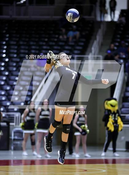 Thumbnail 2 in Bushland vs. Columbus (UIL Volleyball 3A Semifinals) photogallery.