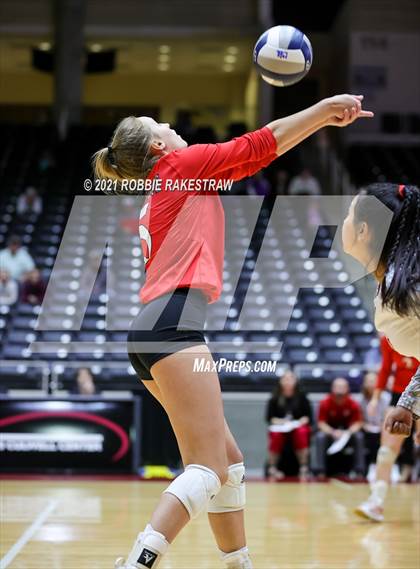 Thumbnail 2 in Bushland vs. Columbus (UIL Volleyball 3A Semifinals) photogallery.