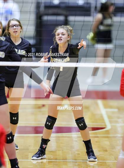 Thumbnail 3 in Bushland vs. Columbus (UIL Volleyball 3A Semifinals) photogallery.