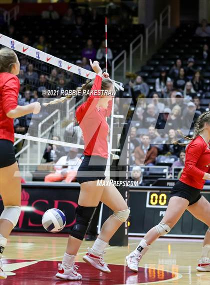 Thumbnail 1 in Bushland vs. Columbus (UIL Volleyball 3A Semifinals) photogallery.