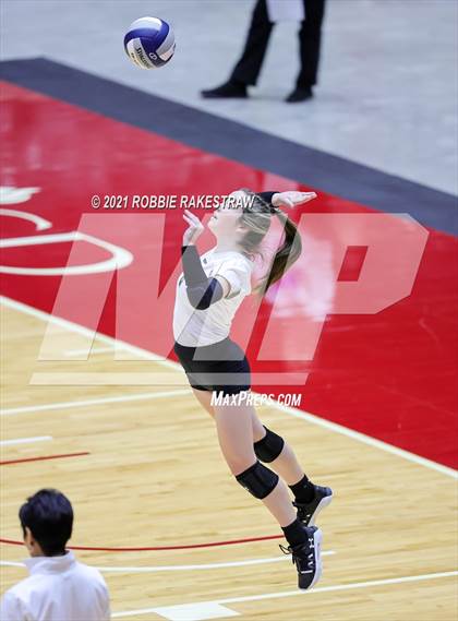 Thumbnail 3 in Bushland vs. Columbus (UIL Volleyball 3A Semifinals) photogallery.
