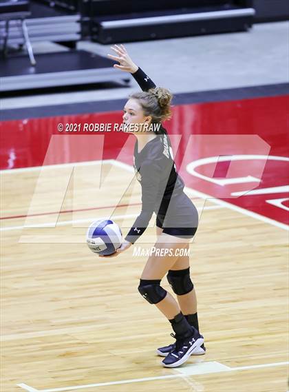 Thumbnail 3 in Bushland vs. Columbus (UIL Volleyball 3A Semifinals) photogallery.