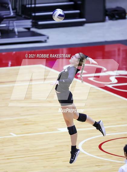 Thumbnail 2 in Bushland vs. Columbus (UIL Volleyball 3A Semifinals) photogallery.
