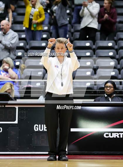 Thumbnail 2 in Bushland vs. Columbus (UIL Volleyball 3A Semifinals) photogallery.