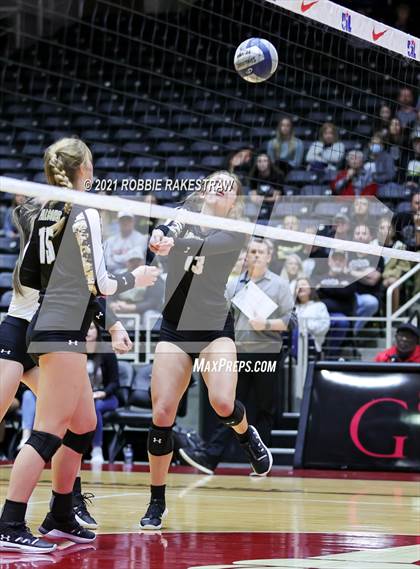 Thumbnail 3 in Bushland vs. Columbus (UIL Volleyball 3A Semifinals) photogallery.