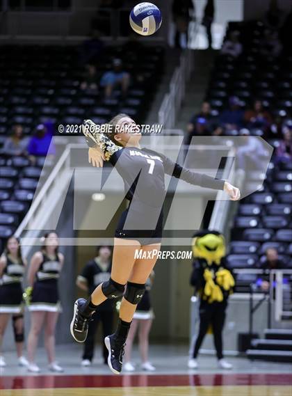 Thumbnail 2 in Bushland vs. Columbus (UIL Volleyball 3A Semifinals) photogallery.