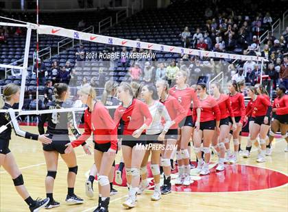 Thumbnail 2 in Bushland vs. Columbus (UIL Volleyball 3A Semifinals) photogallery.