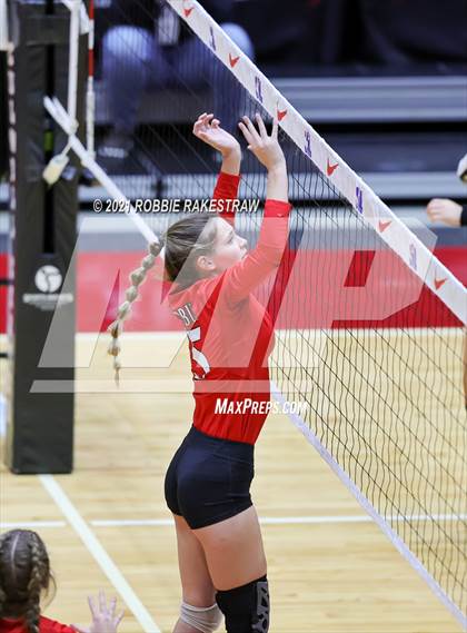 Thumbnail 3 in Bushland vs. Columbus (UIL Volleyball 3A Semifinals) photogallery.