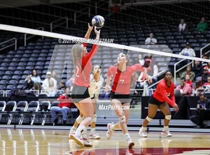 Thumbnail 2 in Bushland vs. Columbus (UIL Volleyball 3A Semifinals) photogallery.