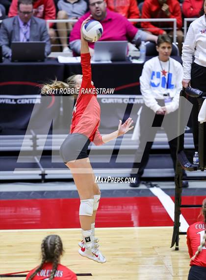 Thumbnail 2 in Bushland vs. Columbus (UIL Volleyball 3A Semifinals) photogallery.