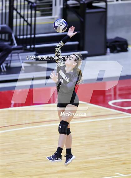 Thumbnail 3 in Bushland vs. Columbus (UIL Volleyball 3A Semifinals) photogallery.