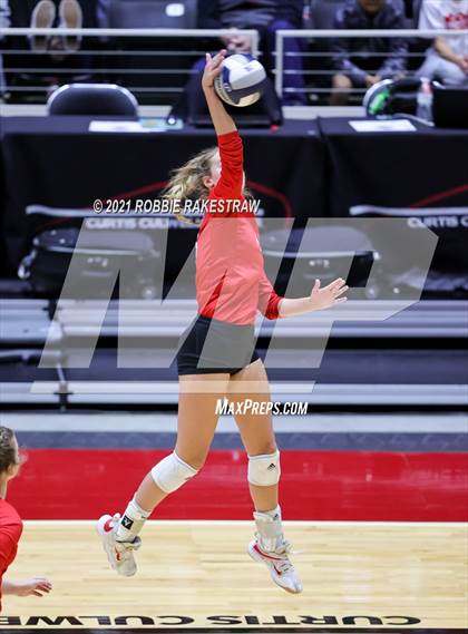 Thumbnail 3 in Bushland vs. Columbus (UIL Volleyball 3A Semifinals) photogallery.