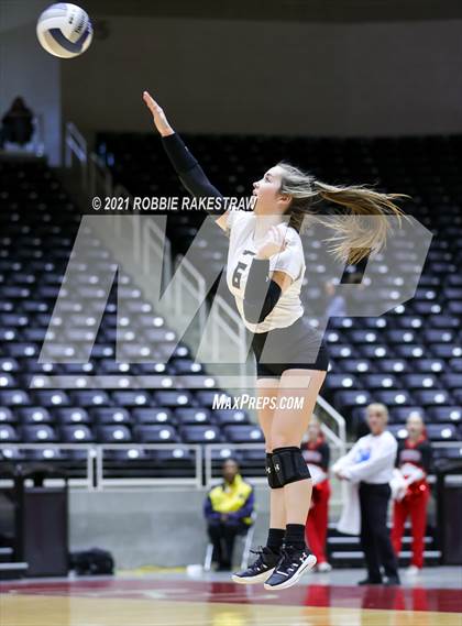 Thumbnail 3 in Bushland vs. Columbus (UIL Volleyball 3A Semifinals) photogallery.
