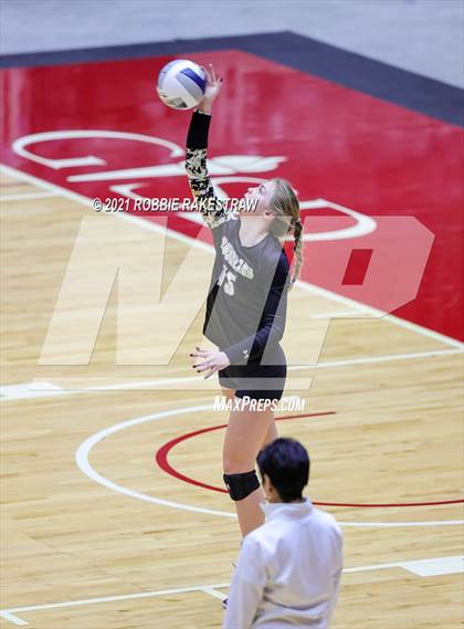 Thumbnail 2 in Bushland vs. Columbus (UIL Volleyball 3A Semifinals) photogallery.