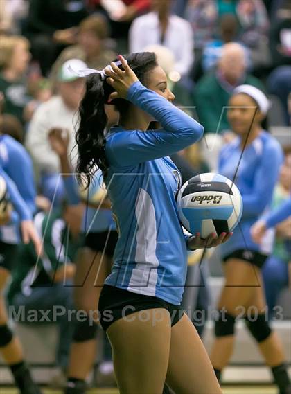 Thumbnail 1 in Zachary @ Archbishop Chapelle (LHSAA Division 1 Regional Playoff) photogallery.