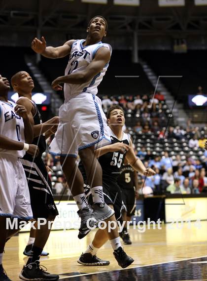 Thumbnail 2 in Southeast vs. East (KSHSAA 6A Playoff) photogallery.