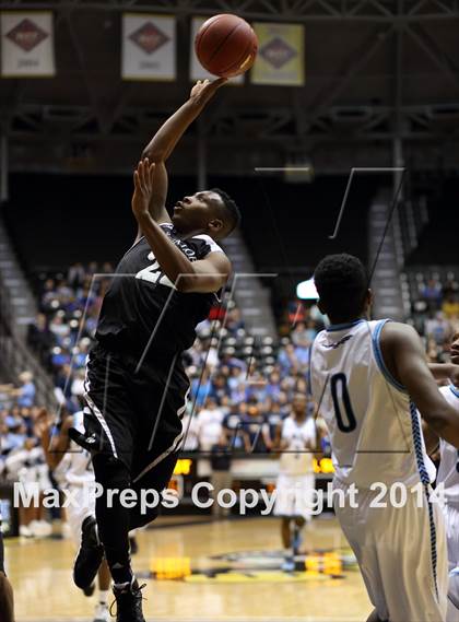 Thumbnail 3 in Southeast vs. East (KSHSAA 6A Playoff) photogallery.