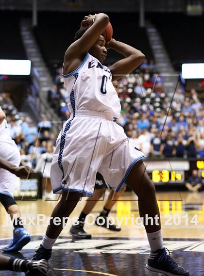 Thumbnail 3 in Southeast vs. East (KSHSAA 6A Playoff) photogallery.