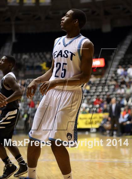Thumbnail 3 in Southeast vs. East (KSHSAA 6A Playoff) photogallery.