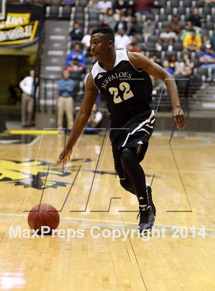 Thumbnail 1 in Southeast vs. East (KSHSAA 6A Playoff) photogallery.