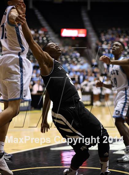 Thumbnail 2 in Southeast vs. East (KSHSAA 6A Playoff) photogallery.