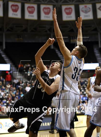 Thumbnail 2 in Southeast vs. East (KSHSAA 6A Playoff) photogallery.