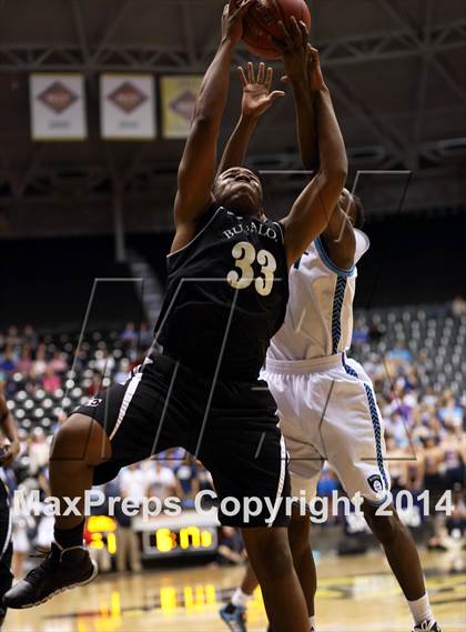 Thumbnail 3 in Southeast vs. East (KSHSAA 6A Playoff) photogallery.