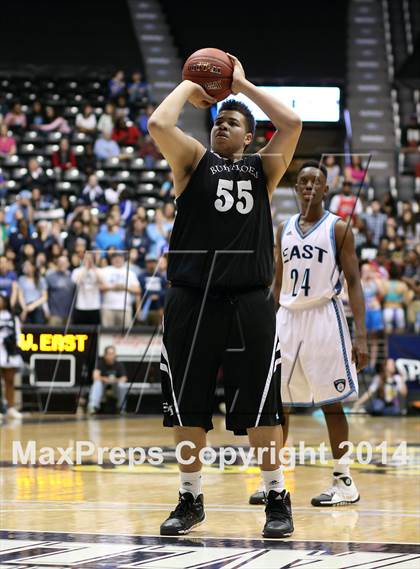 Thumbnail 2 in Southeast vs. East (KSHSAA 6A Playoff) photogallery.