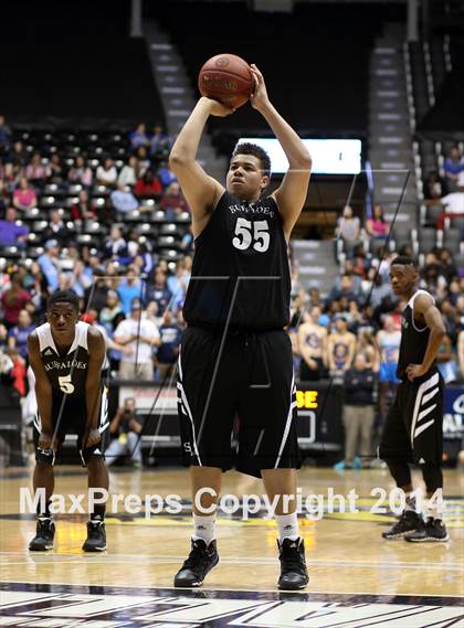 Thumbnail 1 in Southeast vs. East (KSHSAA 6A Playoff) photogallery.