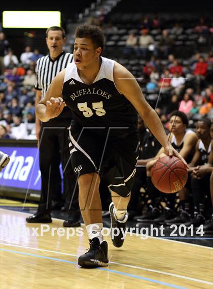 Thumbnail 3 in Southeast vs. East (KSHSAA 6A Playoff) photogallery.