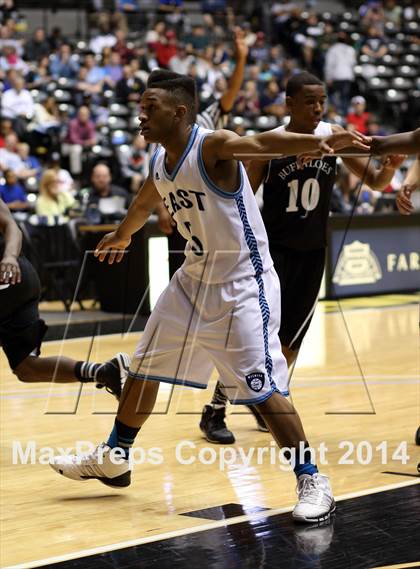 Thumbnail 3 in Southeast vs. East (KSHSAA 6A Playoff) photogallery.