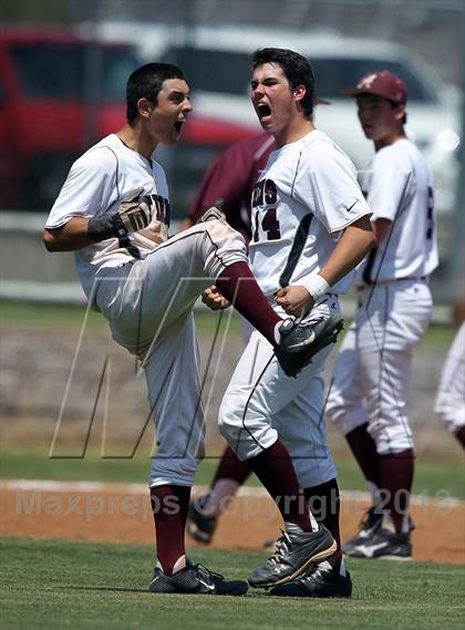 Thumbnail 2 in Crandall vs Athens (UIL 3A Area Playoff - Game 2) photogallery.