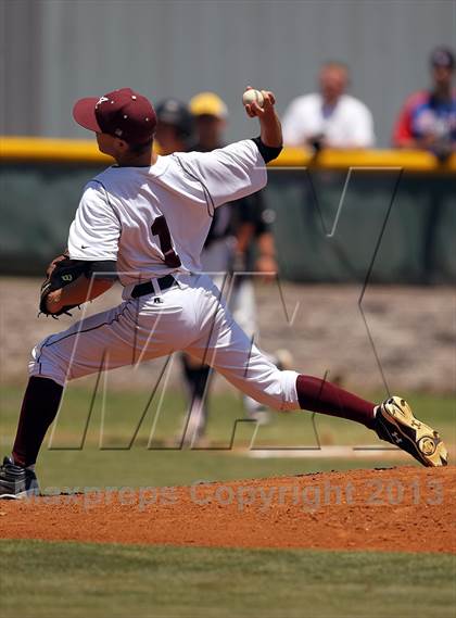 Thumbnail 3 in Crandall vs Athens (UIL 3A Area Playoff - Game 2) photogallery.