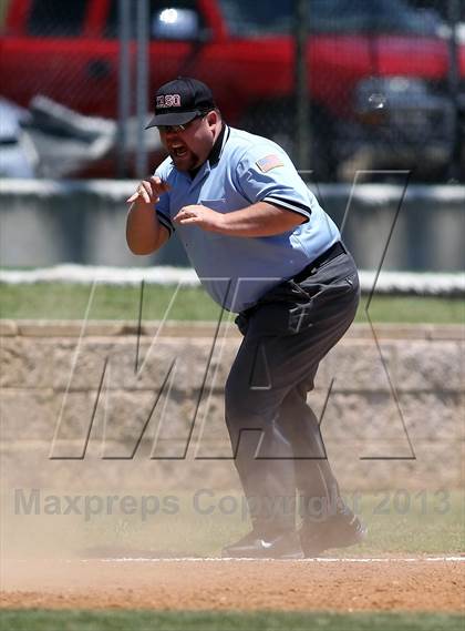 Thumbnail 3 in Crandall vs Athens (UIL 3A Area Playoff - Game 2) photogallery.