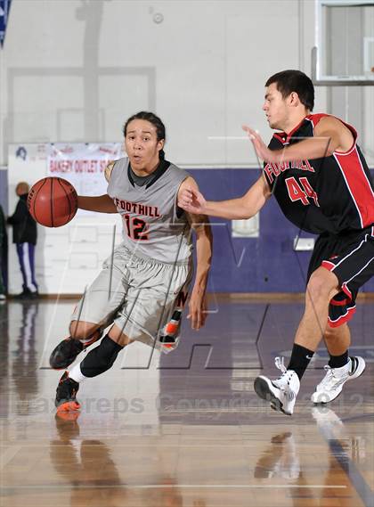 Thumbnail 2 in Foothill vs. Foothill (St. Hope Elite Hoops Classic) photogallery.