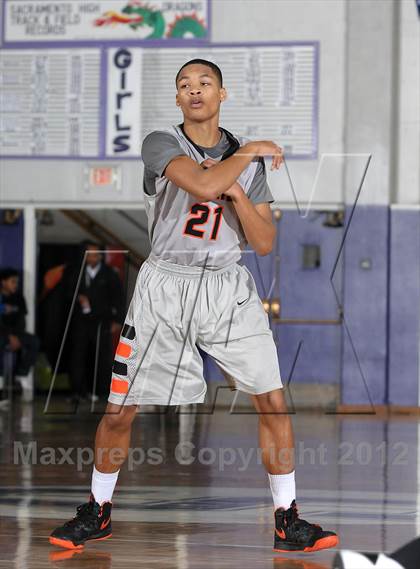 Thumbnail 2 in Foothill vs. Foothill (St. Hope Elite Hoops Classic) photogallery.