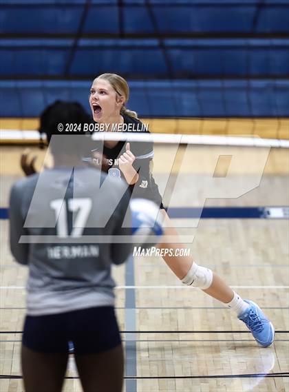 Thumbnail 3 in Clovis North @ Clovis East photogallery.