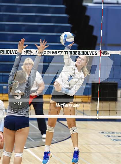 Thumbnail 3 in Clovis North @ Clovis East photogallery.