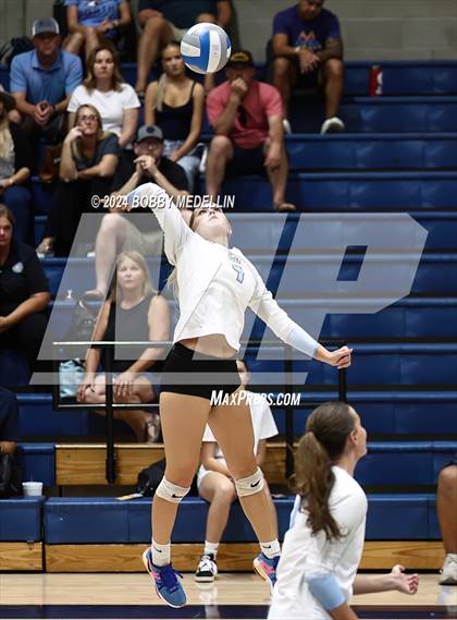 Thumbnail 3 in Clovis North @ Clovis East photogallery.