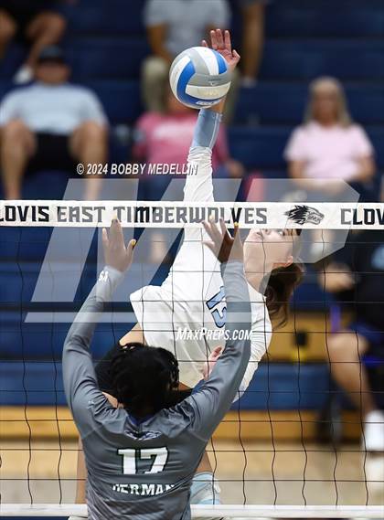 Thumbnail 2 in Clovis North @ Clovis East photogallery.