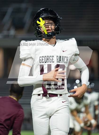 Thumbnail 2 in George Ranch @ Katy (UIL Football D2 Region III Bi-District) photogallery.