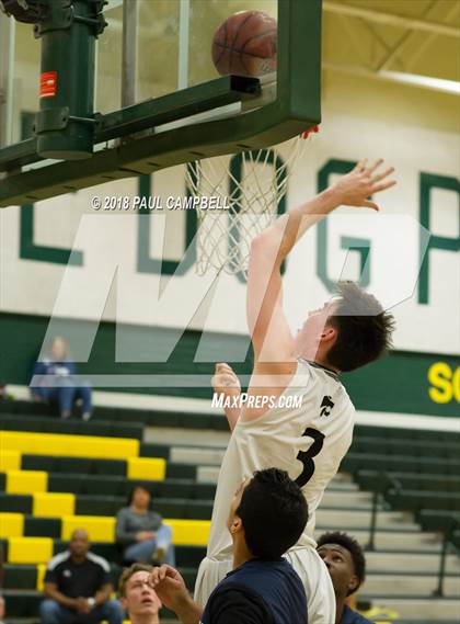 Thumbnail 3 in Mountain View vs. Tempe (Horizon Holiday Hoops Tournament) photogallery.