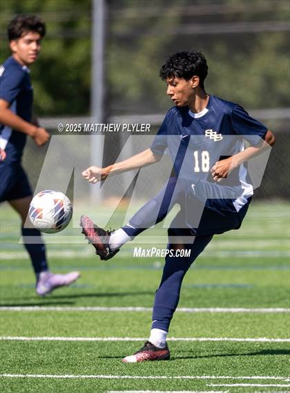 Thumbnail 3 in Sanderson vs Smithfield-Selma (Clayton Midseason Classic) photogallery.