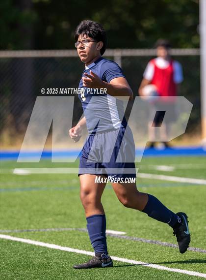 Thumbnail 2 in Sanderson vs Smithfield-Selma (Clayton Midseason Classic) photogallery.