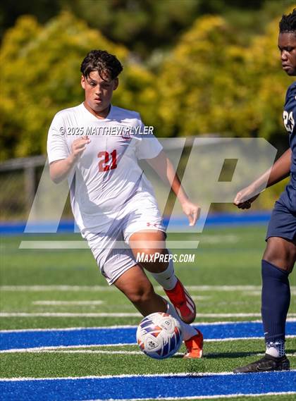 Thumbnail 2 in Sanderson vs Smithfield-Selma (Clayton Midseason Classic) photogallery.