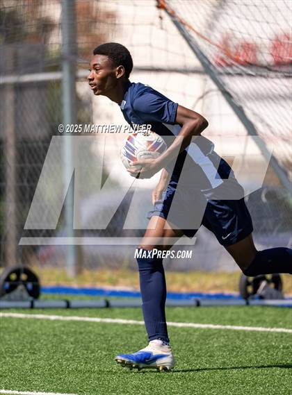 Thumbnail 3 in Sanderson vs Smithfield-Selma (Clayton Midseason Classic) photogallery.